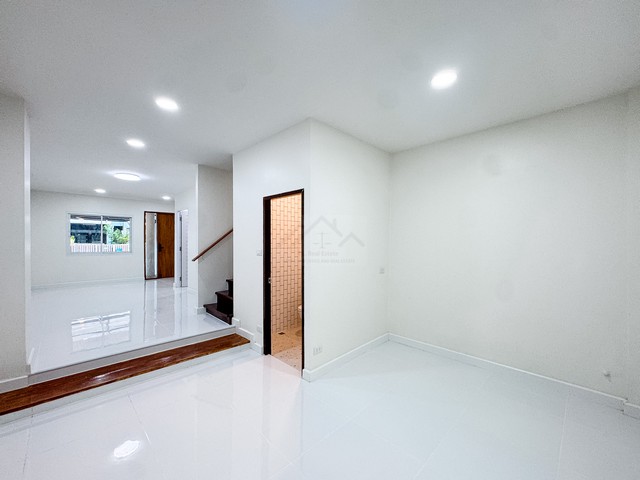ขายทาวน์โฮม 2 ชั้น 17 ตรว. หมู่บ้าน 84 แมนชั่น ลาดพร้าว84 ทำเลดี ใกล้ทางด่วน MRT ลาดพร้าว71 รีโนเวทใหม่พร้อมอยู่