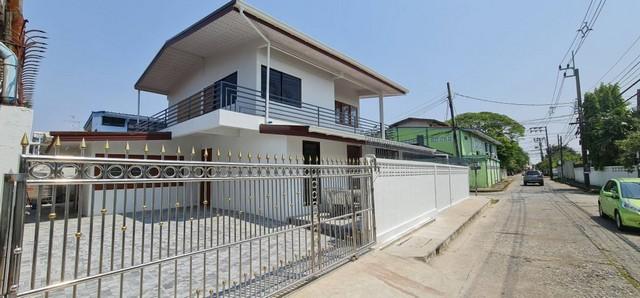 ให้เช่าบ้านเดี่ยว 2 ชั้น 300 ตรม. หมู่บ้านเสนานิเวศน์ ย่านเสนานิคมประเสริฐมนูญกิจ โชคชัย 4