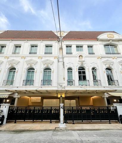 ขายทาวน์โฮม 3.5 ชั้น 425 ตรม. บ้านกลางกรุง แกรนด์ เวียนนา พระราม 3 ใกล้ Central rama 3
