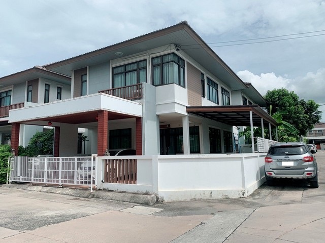 ขายบ้านเดี่ยว 2 ชั้นหลังมุม 49.5 ตรว. 3 ห้องนอน หมู่บ้านโกลเด้นโฮม แหลมฉบัง