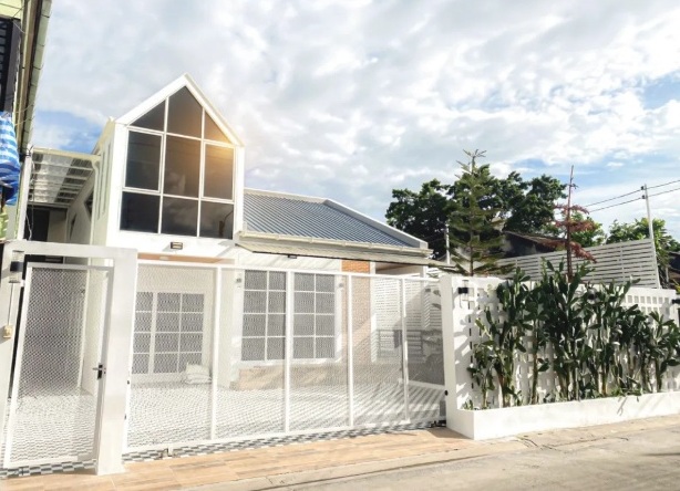 บ้านเดี่ยว 2 ชั้นขนาดใหญ่ 75 ตรว. 6 ห้องนอน ซอยลาดพร้าว 91 พร้อมสระว่ายน้ำสุดหรู ใกล้รถไฟฟ้าสายสีเหลือง