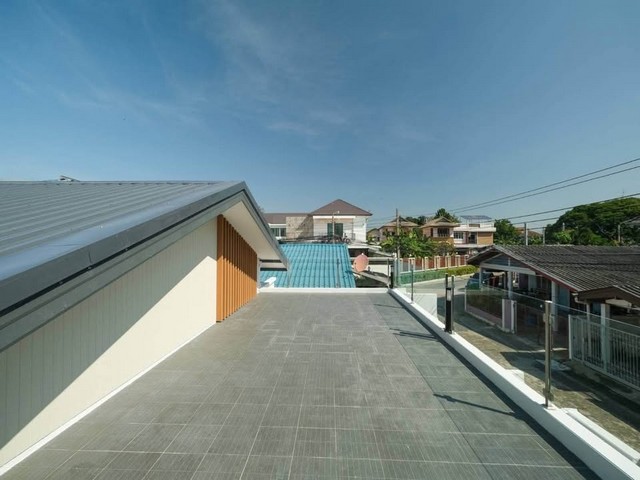 ขายบ้านเดี่ยว 1 ชั้นครึ่ง 50 ตรว. หมู่บ้านเสรี-อ่อนนุช ซอยอ่อนนุช 70-1 รีโนเวทใหม่หมดทั้งหลัง บ้านสวยพร้อมอยู่