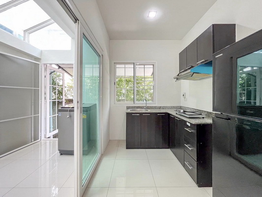 [ให้เช่า] FOR RENT GOLDEN NEO SATHORN / 3 bedrooms 3 bathrooms / 42 Sqw. 165 Sqm. **65,000** JUST 10 MIN FROM BTS WUTTAKAT