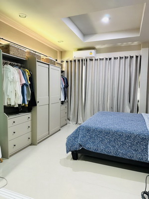 [ให้เช่า] FOR RENT SEMI DETACHED HOUSE ONNUT / 3 bedrooms 4 bathrooms / 33 Sqw. 140 Sqm. **41,000** JUST WALK 15 MIN TO BTS ONNUT