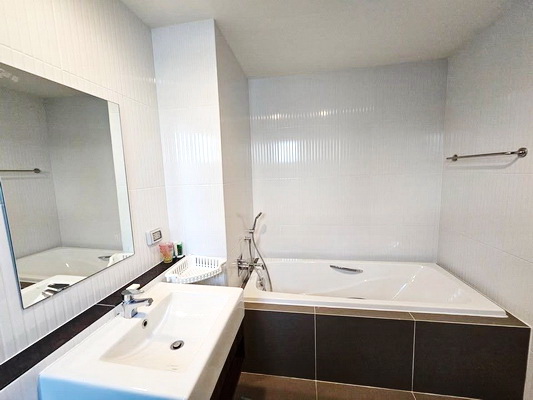 [ให้เช่า] FOR RENT BAAN KLANG MUANG THE EDITION RAMA 9 – KRUNGTHEPKREETHA / 4 bedrooms 4 bathrooms / 38 Sqw. 220 Sqm. **55,000** CLOSE TO SUVARNABHUMI AIRPORT