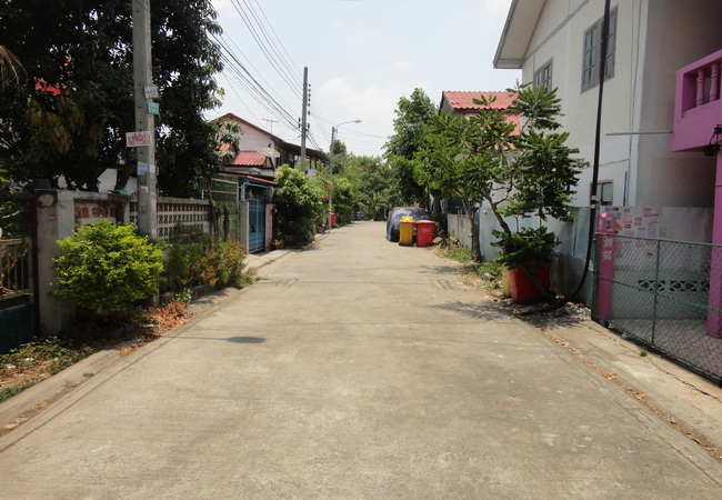 ขายบ้านเดี่ยว หมู่บ้านเปี่ยมเจริญ ขจรวิทย์ เนื้อที่ 39.5 ตร.ว. 5 นอน 4 น้ำ สภาพดี