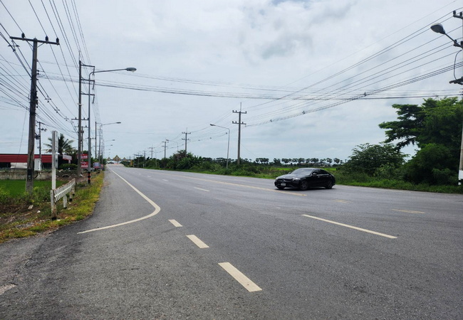 ขายที่ดิน คลอง 14 ติดถนนลำลูกกา เนื้อที่ 6-3-59 ไร่ ถมแล้ว ติดถนน 2 ด้าน