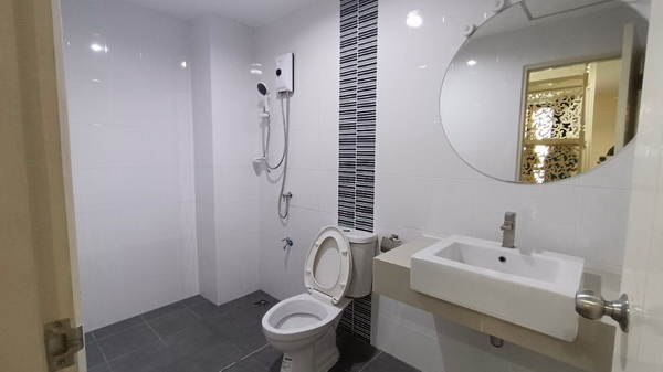 [ให้เช่า] FOR RENT HAUS 35 CHAENGWATTANA / 3 bedrooms 4 bathrooms / 23 Sqw. 200 Sqm. **25,000** CLOSE TO MUANGTHONG THANI