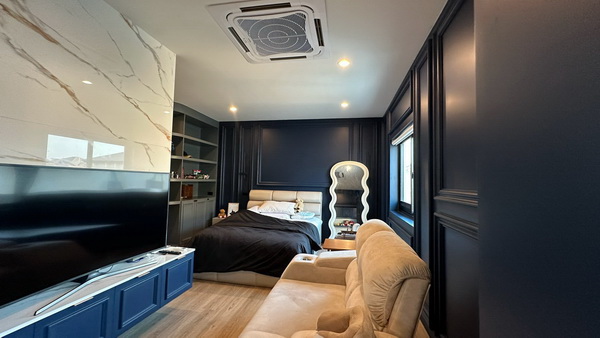 [ให้เช่า] FOR RENT NINYA KALLAPAPHRUEK / 3 bedrooms 4 bathrooms / 40 Sqw. 200 Sqm. **75,000** CLOSE TO SAMPENG 2 MARKET