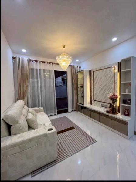 ให้เช่าบ้านเดี่ยว ตกแต่งหรู เฟอร์นิเจอร์พร้อมอยู่เครื่องใช้ไฟฟ้าครบ ซอยทุ่งเศรษฐีแยก 18