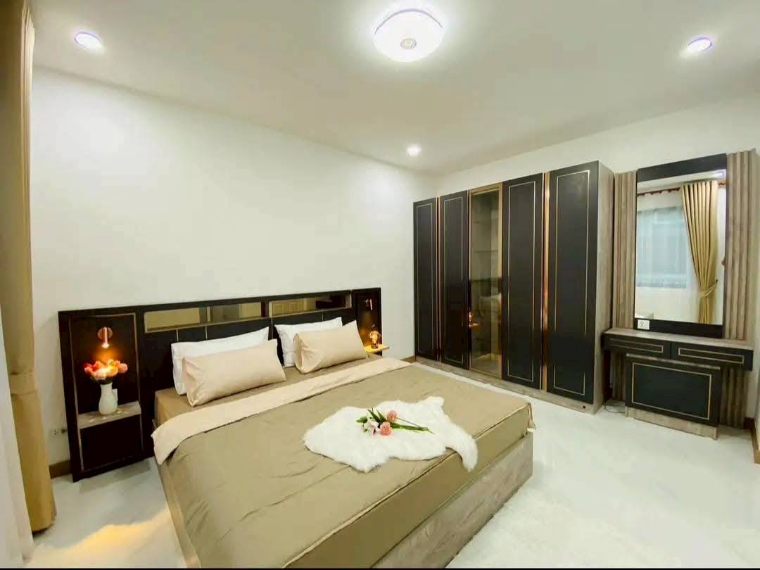 ให้เช่าบ้านเดี่ยว ตกแต่งหรู เฟอร์นิเจอร์พร้อมอยู่เครื่องใช้ไฟฟ้าครบ ซอยทุ่งเศรษฐีแยก 18