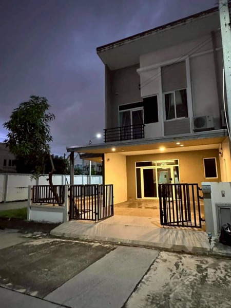 ให้เช่าทาวโฮม หมู่บ้าน CASA CITY BANGNA บ้านว่างพร้อมเข้าอยู่