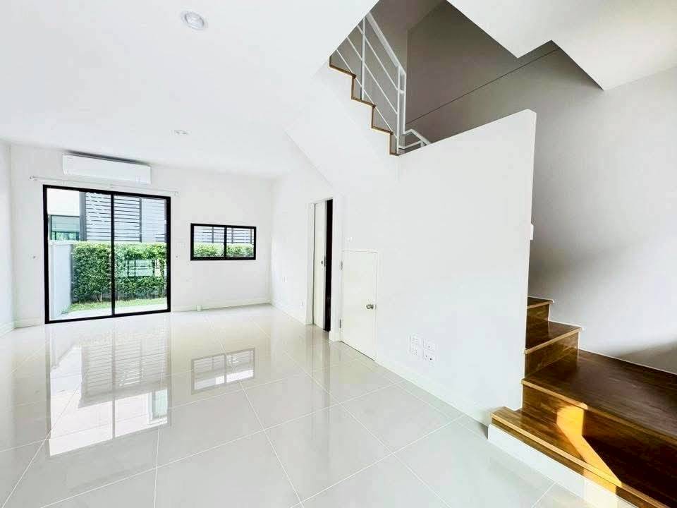 ให้เช่าทาวน์โฮม หมู่บ้านกลางเมือง ราชพฤกษ์-สาทร *บ้านใหม่ป้ายแดง ไม่เคยเข้าอยู่*