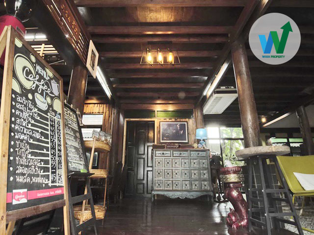 ที่ดินพร้อมสิ่งปลูกสร้าง บ้านเดี่ยว เมืองลำปาง พร้อมกิจการร้านกาแฟ ย่านสุขสวัสดิ์ จากถนนซุปเปอร์ไม่ถึง 1 นาที ด่วนมาก!!