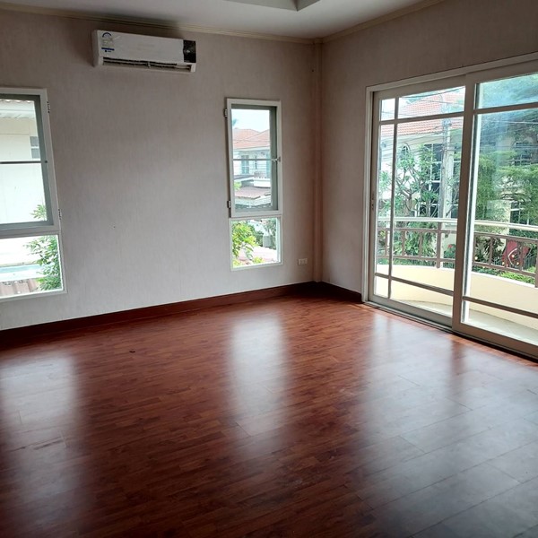 ขายที่ดินพร้อมบ้าน 2 ชั้น 59.5 ตรว. หมู่บ้านศุภาลัย พาร์ควิลล์ 5 ใกล้ถนนเทพารักษ์ ห้างบิ๊กซี ราคา 9.2 ลบ. ต่อรองได้ โทร 081-9308276