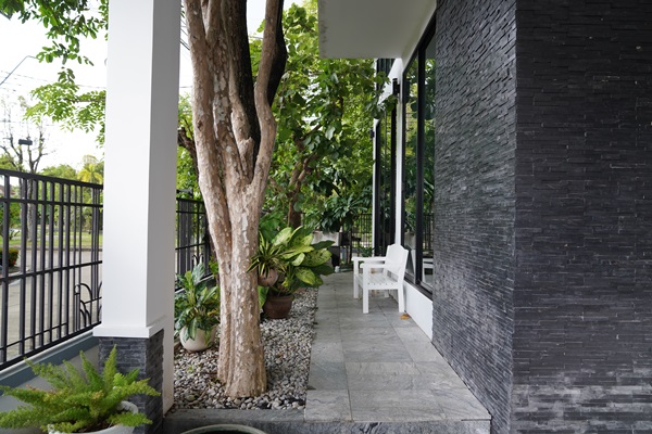 ขายบ้านเดี่ยว 2 ชั้น รวมเฟอร์นิเจอร์ หมู่บ้านราชพฤกษ์ วงแหวน-บางบอน 4 เงียบสงบ 5 ห้องนอน 4 ห้องนํ้า โทร 0865402132