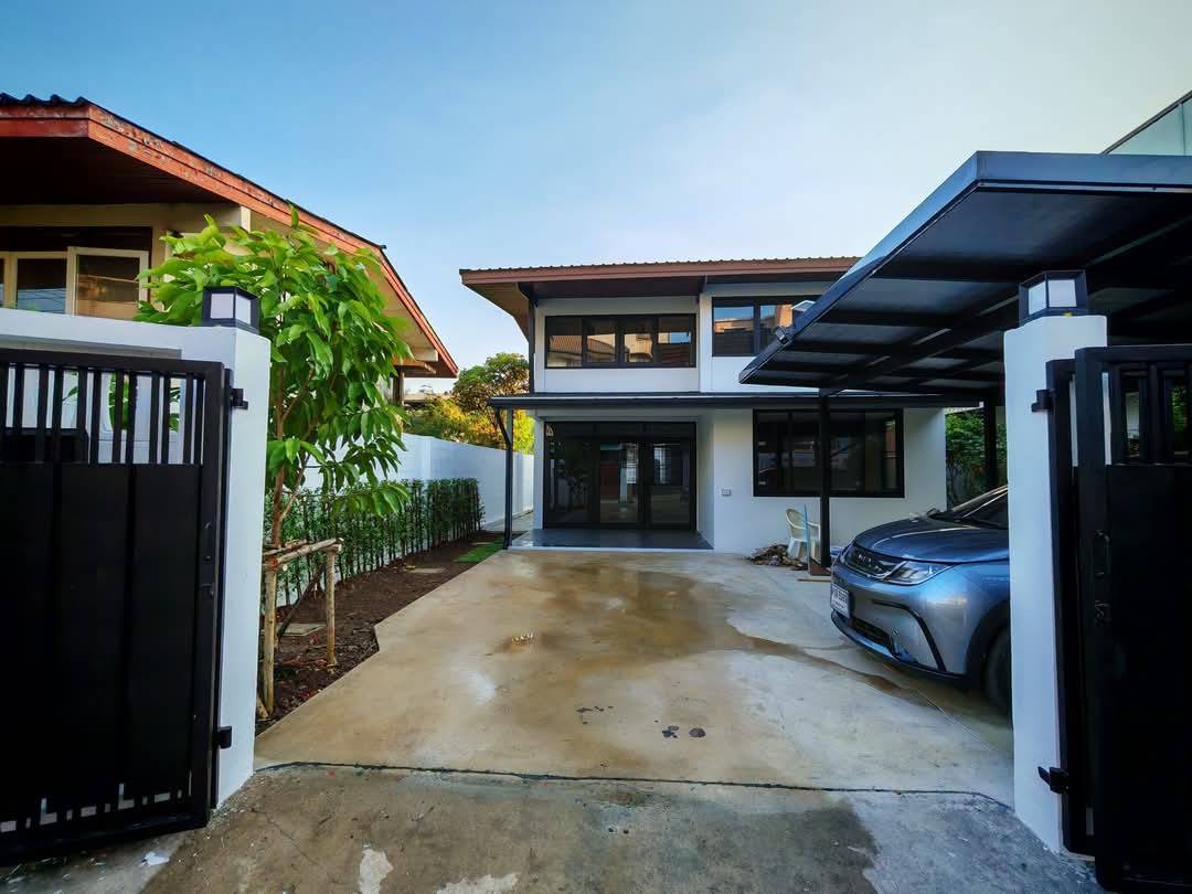 เช่าบ้านเดี่ยว ซอยลาดพร้าว 74 เดินถึงรถไฟฟ้าสายสีเหลือง ปรับปรุงใหม่ทั้งหลัง