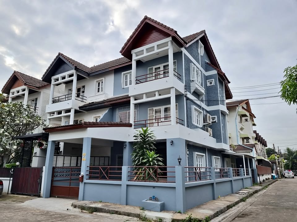 บ้านเช่า 3 ชั้น หมู่บ้านโพธิ์แก้ว ประชาชื่น แจ้งวัฒนะ