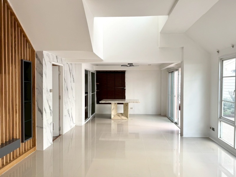 เช่าโฮมออฟฟิศ 3 ชั้นครึ่ง หมู่บ้าน สรานนท์ ปากเกร็ด